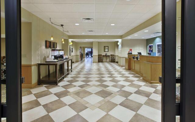 Hampton Inn Suites Plattsburgh
