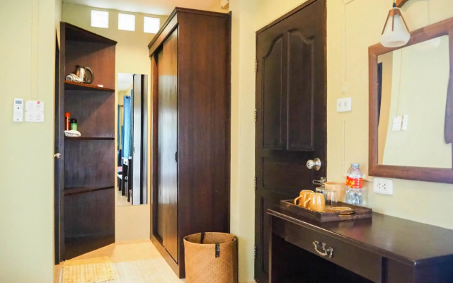 Lanta Castaway Beach Resort