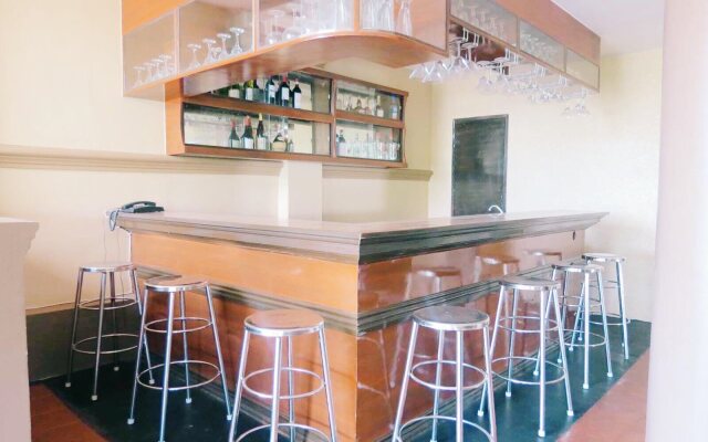 The Q Hotel & Restaurant