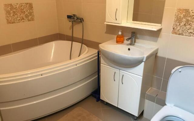 1 komnatnaja kvartira na Zharbosynova 71