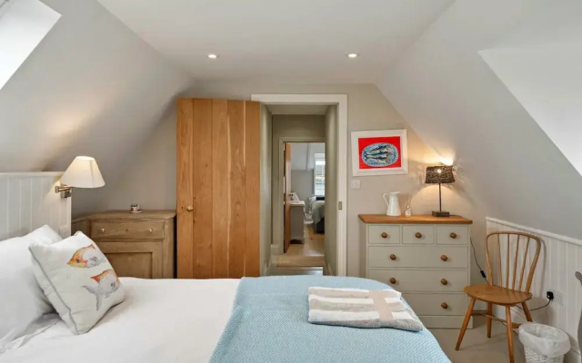Country House Near Mawgan Porth, No Deposit