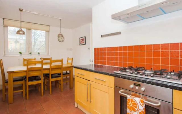 Spacious Central 3 Bedroom Apartment in Old Street