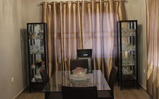 Rose Leat Elegant Bed & Breakfast