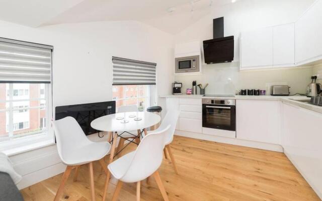 Lovely 1-BDR w/ free parking in central Reading