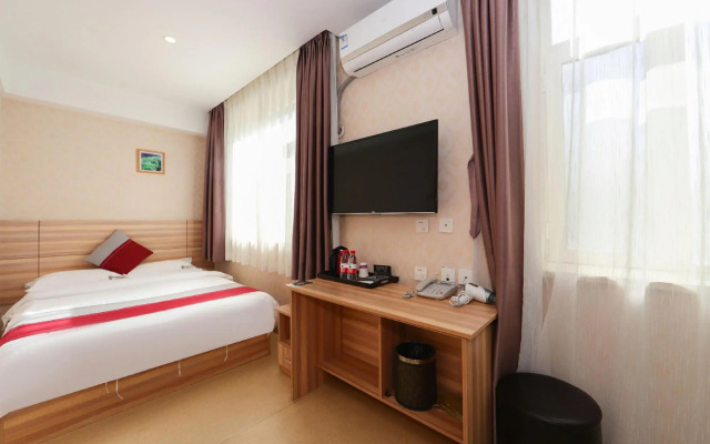 Center Of City Creo Hotel