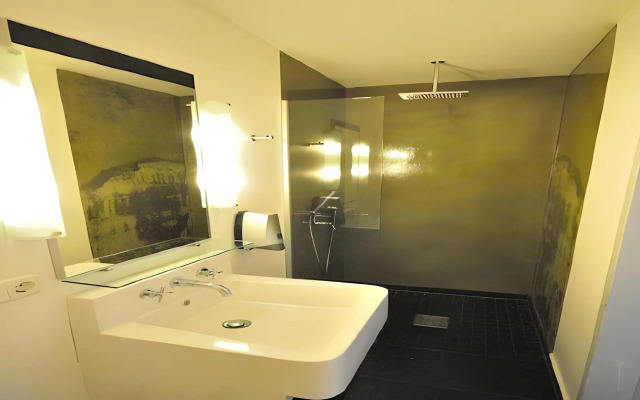 Five Elements Hostel