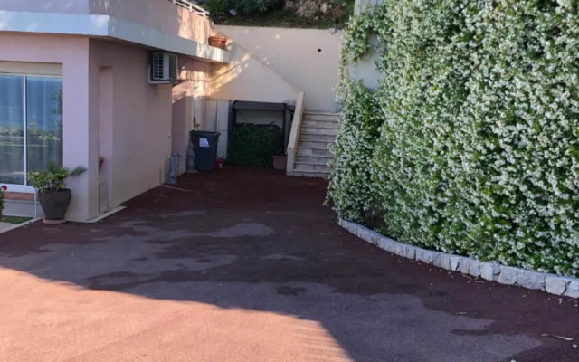 Vue mer.Tranquilité.Cap d'Ail à 10 mn de MONACO
