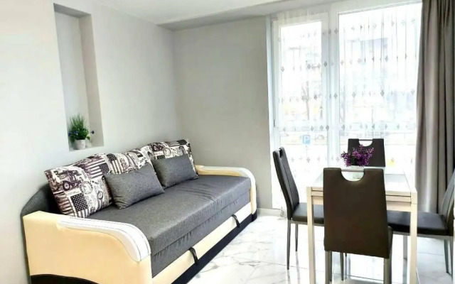 Новобудова Авалон, Стрийська