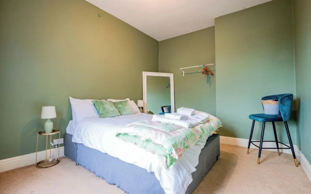 Host Stay Broadbanks Apartment