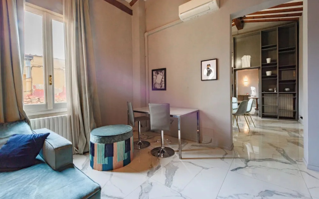 Regina House by MMega