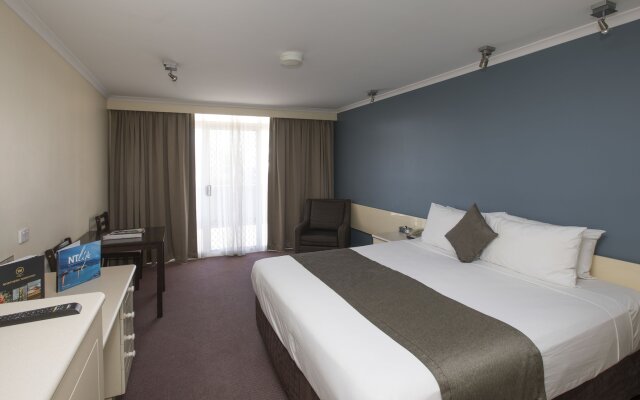 Stay at Alice Springs Hotel