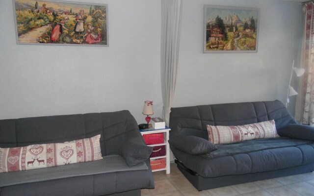 Studio In Allevard, With Wonderful Mountain View, Pool Access, Furnished Garden - 1 Km From The Slopes