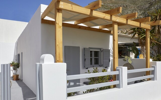 Lamina Guest House Perissa