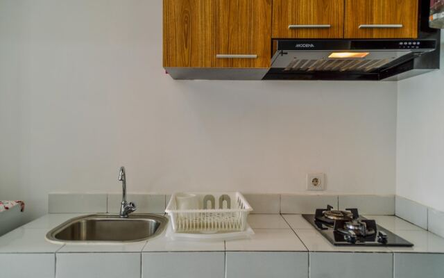 Compact and Modern Studio Room at Casa De Parco Apartment