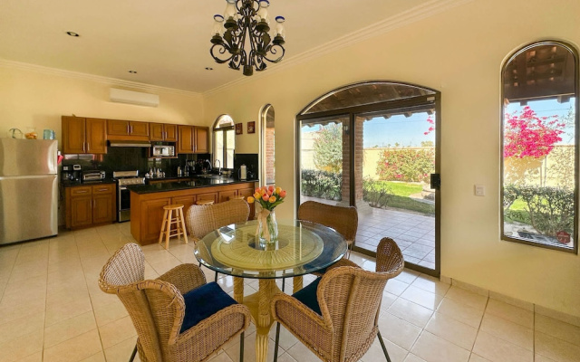 Tranquil Family Escape With Large Patio