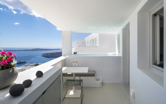 Akra Suites & Spa