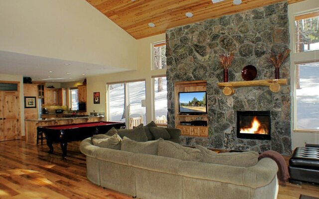 The Pine Tree Lodge