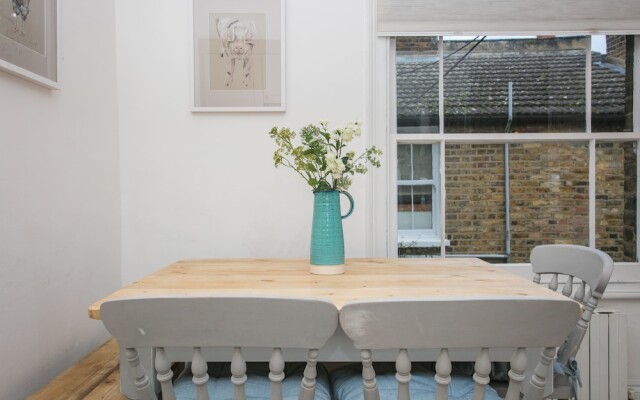 2 Bedroom Flat in Brixton Sleeps 4