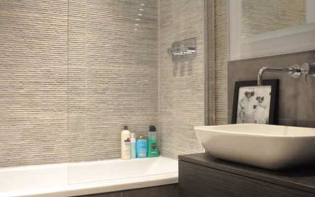 Spacious 2 Bedroom Flat With Garden