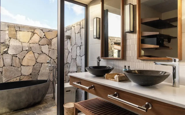 Constance Tekoma. Rodrigues