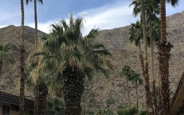 Desert Lodge