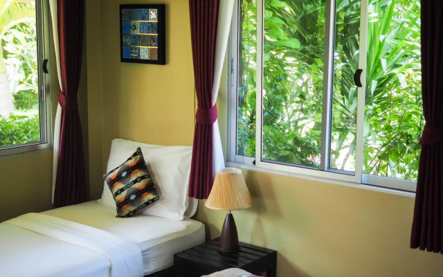 Lanta Castaway Beach Resort