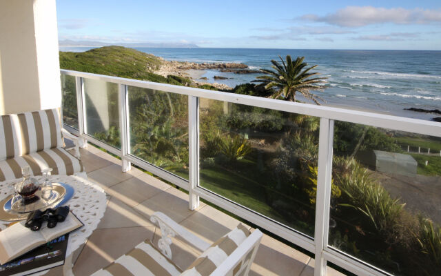 Hermanus Beachfront Lodge