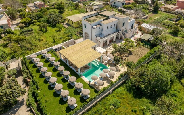 Calacala rooms, restaurant & farm experience