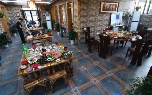 Guanglu Island Yun Yiju Chinese Inn
