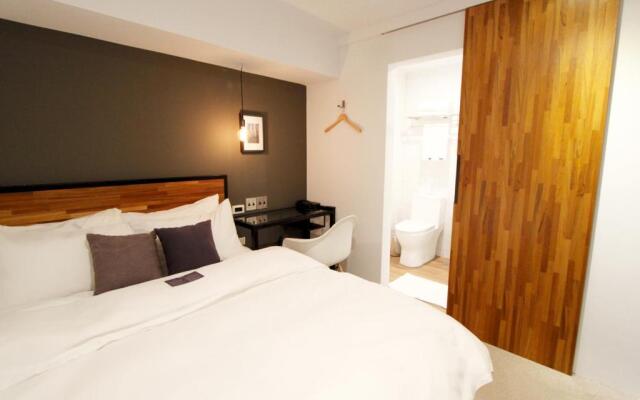 Daan Park Hotel - Hostel