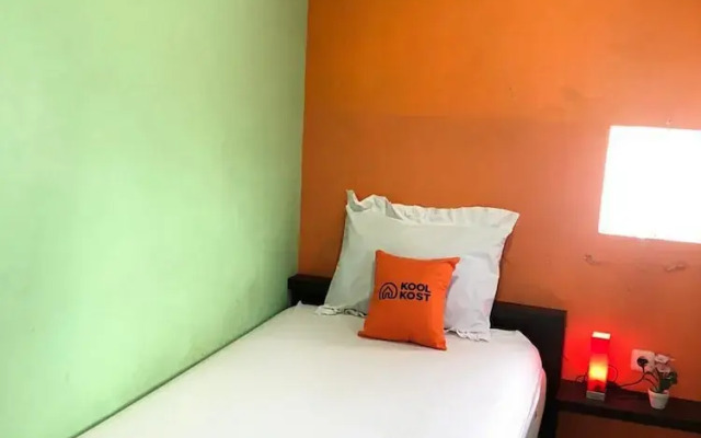 KoolKost Syariah near Tunjungan Plaza 2