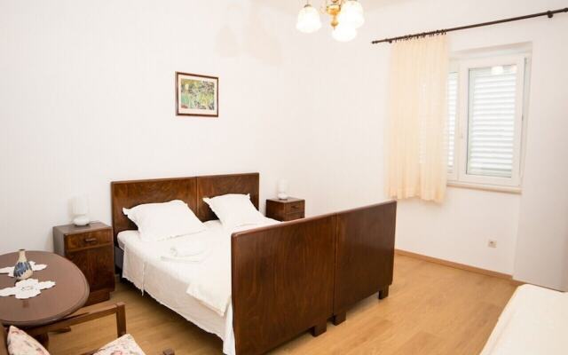 Apartments Bungevilla