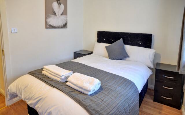 Premier 2bed Hse Nr Excel.clean.wifi.free Parking