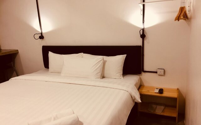 Suite 18 Boutique Hotel - Hostel