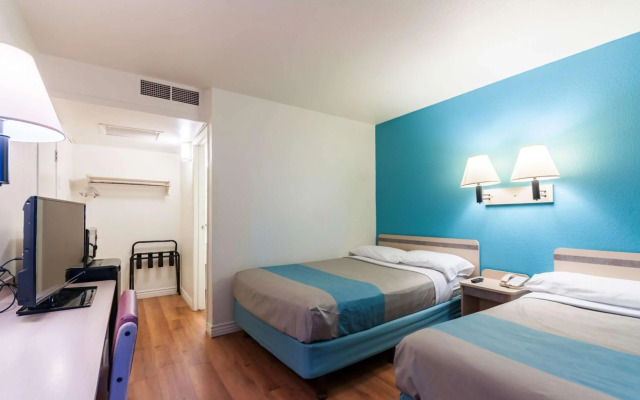 Motel 6 Green River, UT