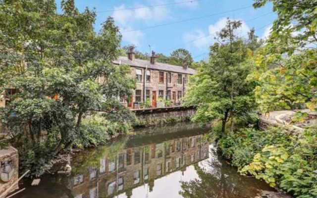 Spacious Riverside Home, 3 Bedrooms, Hebden Bridge