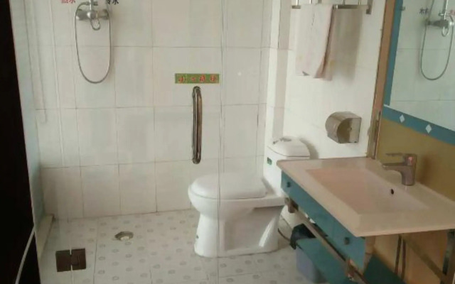 Aike 88 Hotel (Guangrao Bus Station Chengnan Wholesale Market Branch)