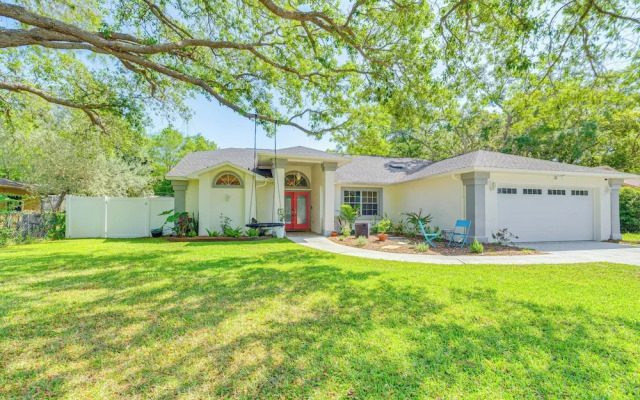 Private Pool & Lanai: Spring Hill Oasis