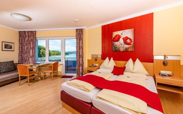 Strandhotel Schabus