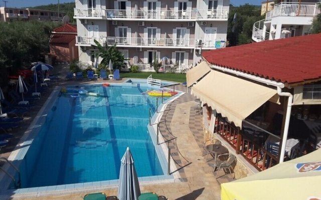 Amoudi Studios Apartments Hotel