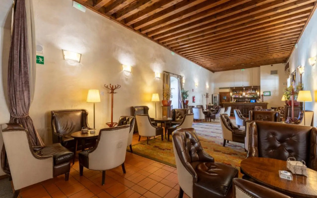 Hotel San Antonio El Real