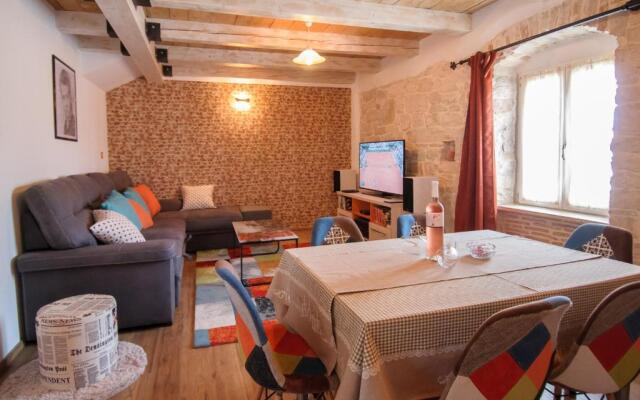 Apartment Borgo 8