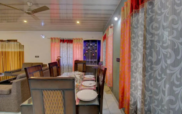 Srinikethana Home Stay with Swimming Pool