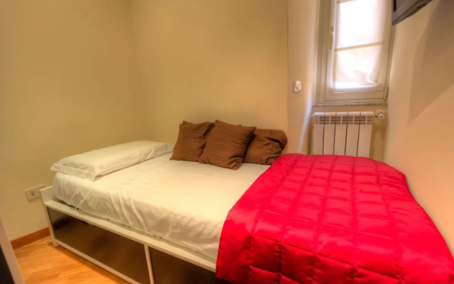 Spanish Steps Hills Apartment