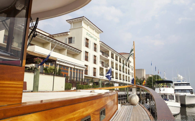 Delamar Greenwich Harbor