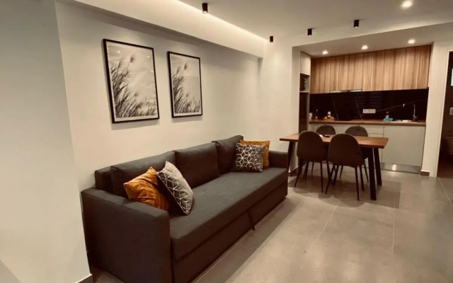 SMALL MEISONETTE NEAR THE METRO vipgreece