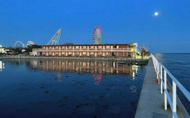 Oceanic Motel