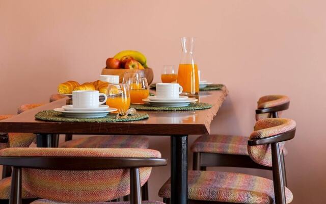JOIVY Sublime 2BR Apt on Restauradores Sq., nearby Rossio Station