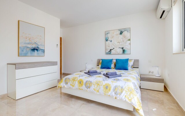 Marvellous 3BR Penthouse in Central St Julian's