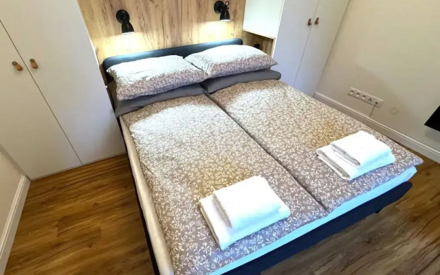 Short Way Apartments GPH